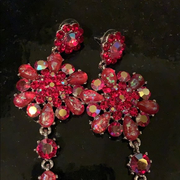 Stunning Red Pageant Earrings - Picture 2 of 4